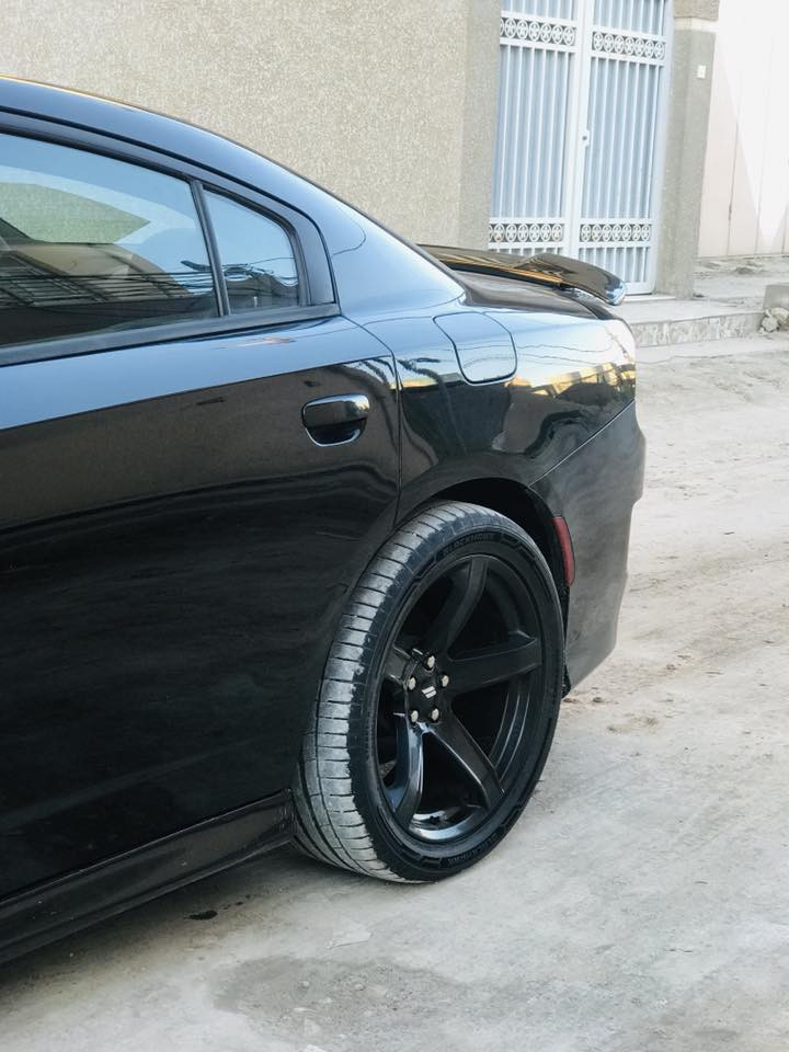 سلام عليكم 
جارجر ٢٠١٦
داخله كلين فقط دعاميه
بلعراق صار بيه طخه بلباب
عليه تحديث كامل srt سعره ٢٥$
بنيد اس ار تي
دوس 
دعاميات اس ار تي 
ويل نجمه خسفه قويه اصلي
تخم تاير جديد 
فول موصفات عده الفتحه
رقم بغداد جديد باسمي
مكاني حله 
السعر ١٧٨
***********
