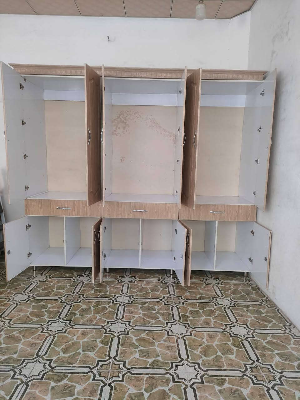 کانتۆر3پارچەتۆکمەبێ عەیب
نرخی تەنها240هەزاربۆپەیوەندی
***********لەسلێمانی السليمانية, العراق
