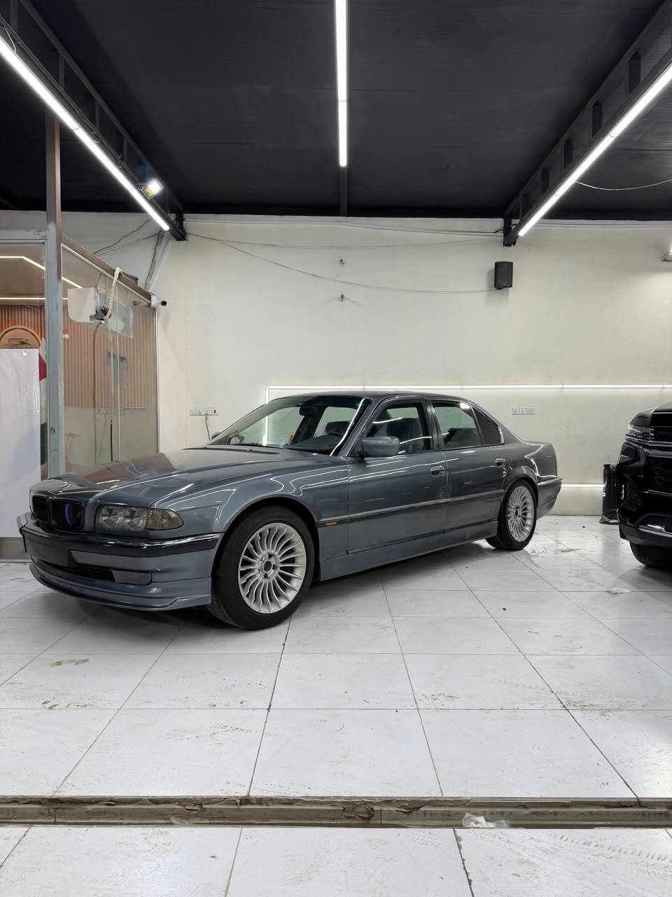 سلام عليكم الحلال للبيع ❤️
خفاش BMW حجم 744i اصل وفصل 🔻
موديل اصل 1996 محدث 2000 🔻
السيارة فول مواصفات 🔻
دبل جكمجة حساسات خلفية 🔻
جنطة شفط 🔻
بردة كهربائية 🔻
سلايت روف 🔻
كير ٣ وضيعيات قيادة تبترونك 🔻
تحكم ستيرن مثبت سرعة 🔻
كشنات كهرباء تدفئة خزن 🔻
ويل البينا ١٨ مع ويل بلادي تخم 🔻 
رقم دهوك دولي مداور ثاني يوم ✔️ 
السعر 75 ورقة مو سعرها هذا البيع لغرض السفر 
مكاني ديوانية *********** غير متواجد على الانترنيت
