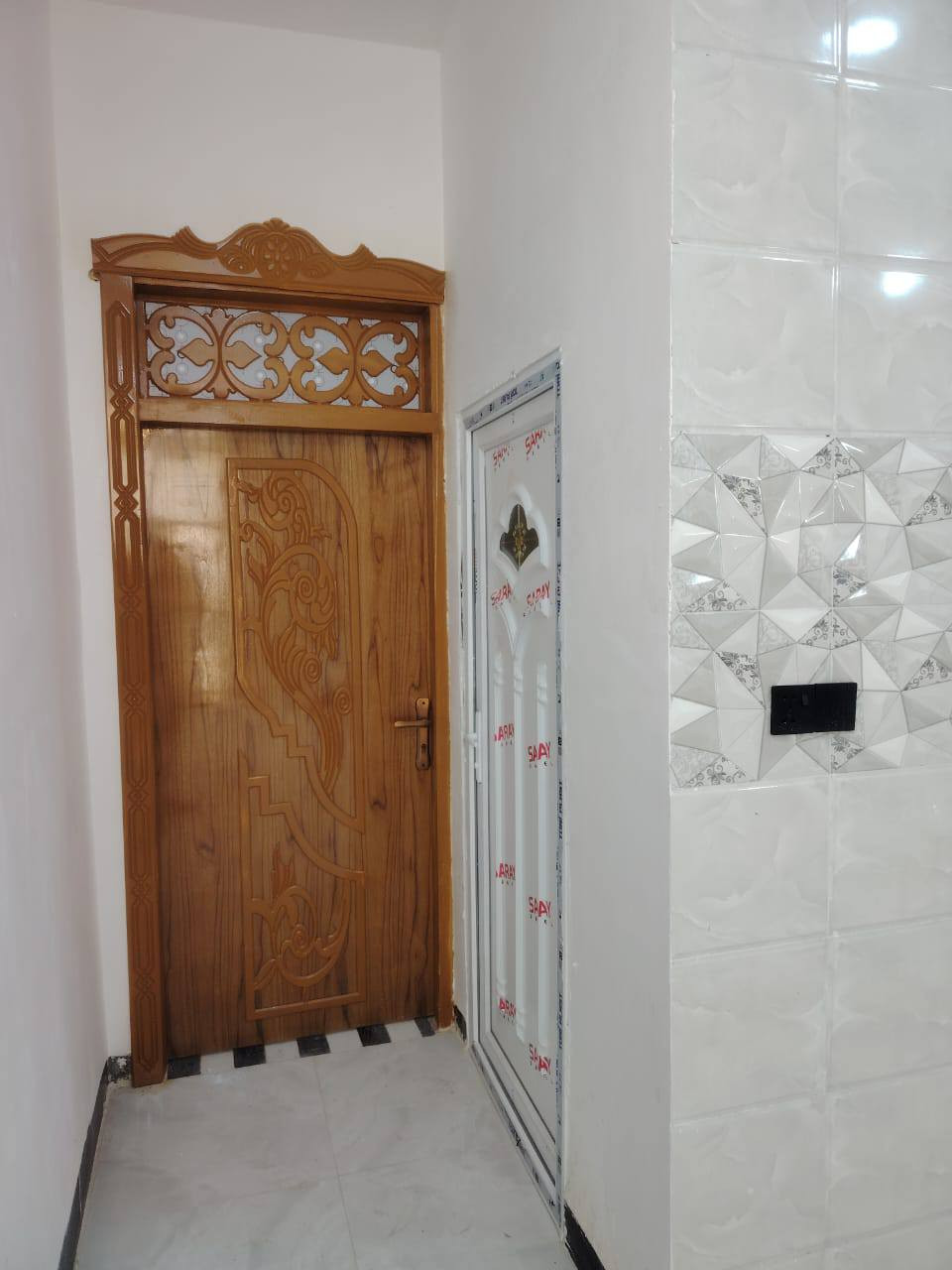 #اقصاد_اقصاد بسم الله الرحمن الرحيم بيت🏠 للبيع المساحه 70 م متر اقصاد  طابو زراعي سند 25 اقرار محكمه✅ مشمول بلتطويب مقابل ملحق قريه الغدير 🔱✅عمود 335 #مقدمه_20 والشهر 500 البيت جاهز للسكن يحتوي على ☑
📌غرفه عدد 1
📌صاله
📌مطبخ
📌استقبال
📌حمامات خارجيه وداخليه
للاستفسار ☑ ***********
#_واتساب📩📩
