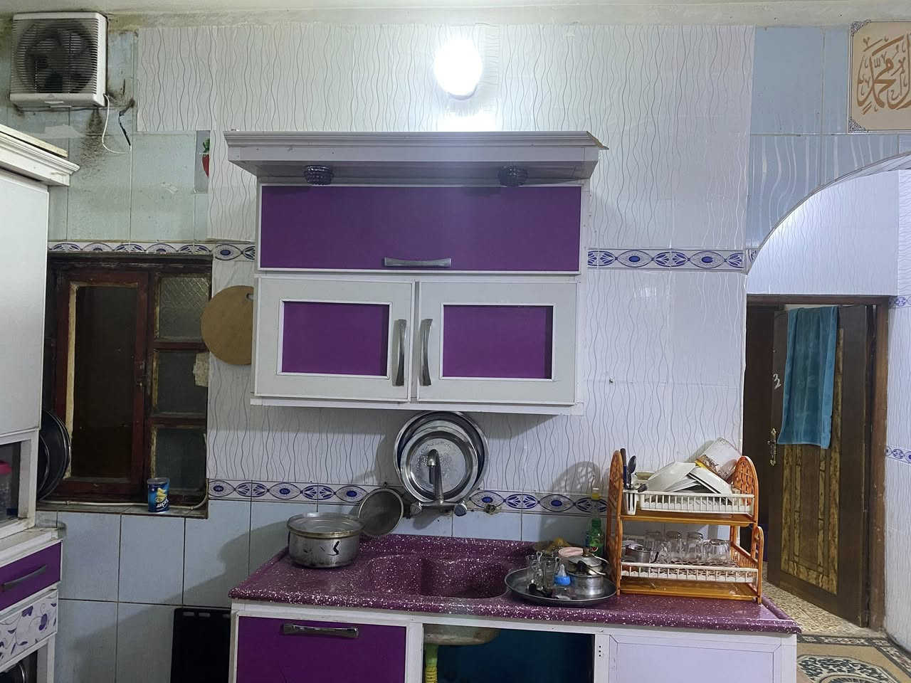 سلام عليكم متاح كاونتر تفصال مو سوكي نظافته مثل ماموضح بالصور مع المرشحه وهذني البيبان موجودات مكاني بغداد الحسينية الراشديه ملاحظه الكاونتر ثكيل تفصال السعر 250 وبي مجال للطيبين رقمي بي واتساب او موجود على الخاص(***********)
