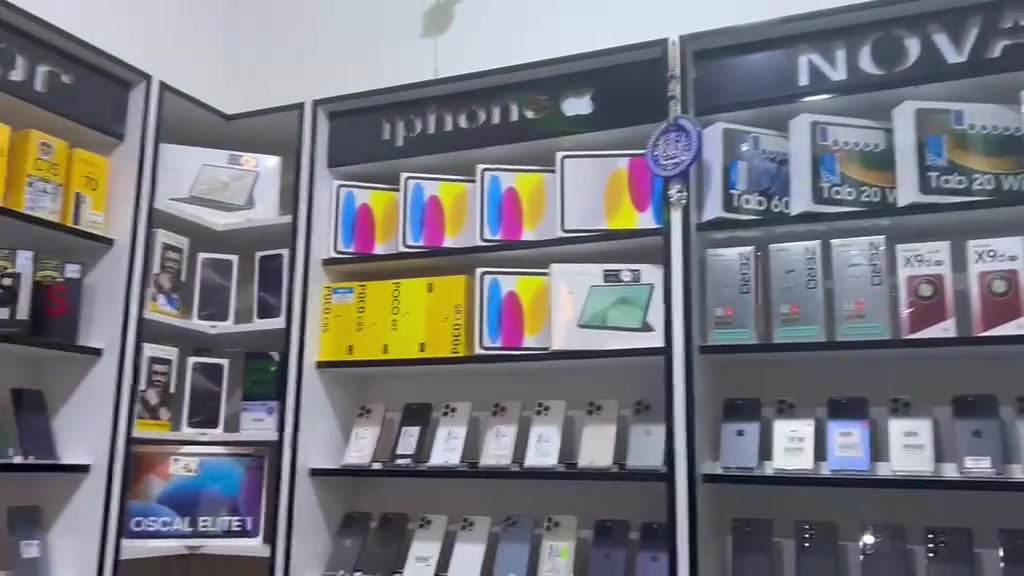 سلام عليكم محل تليفونات للبيع فقط الرفوف والميز والمكتب
عنوان بغداد
ناحية الوحده
***********
