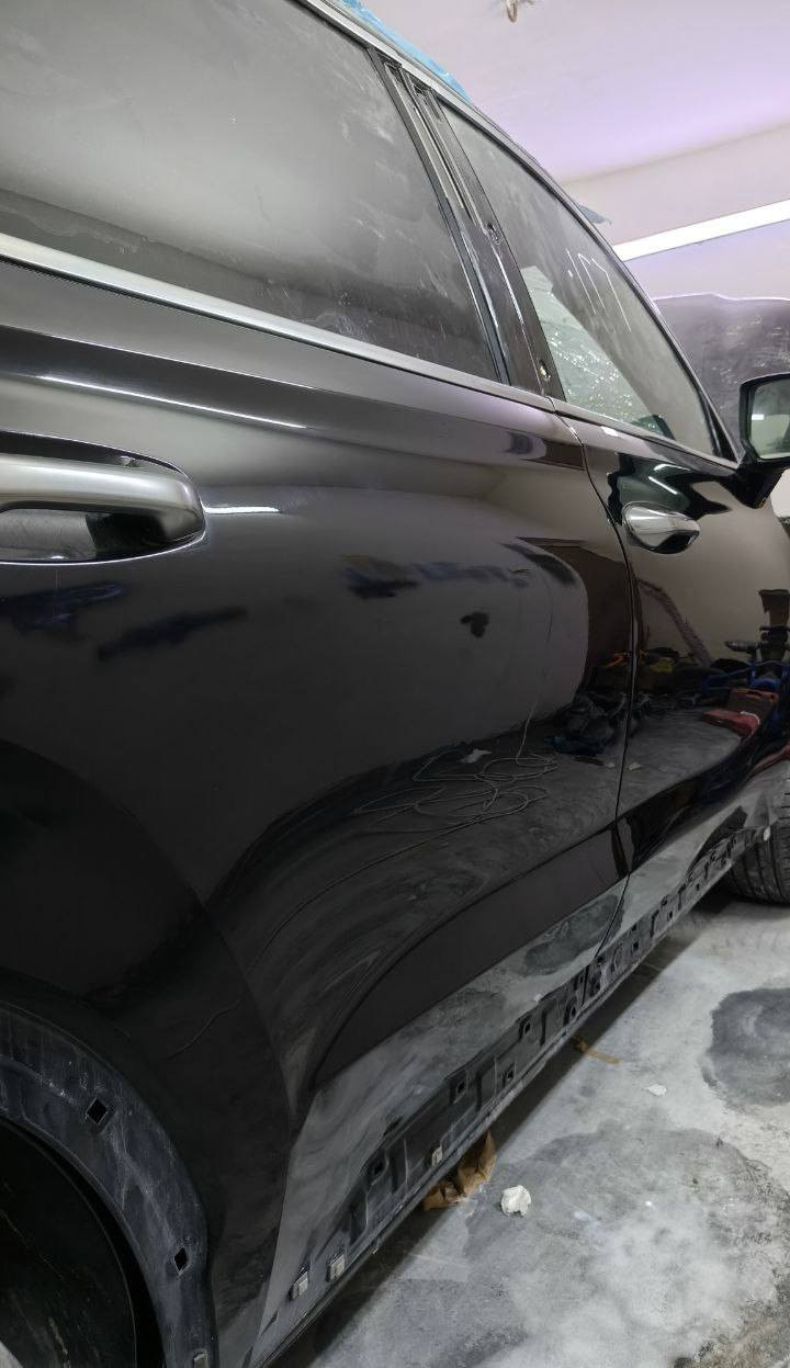 السلام عليكم 
صبغ  هيونداي باليسايد قطعتين الباب الامامي قطع راس 
الباب الخلفي هم قطع راس مثل ما موضح بالصور مع تطابق اللون ومواد درجة اولى والنتيجة مثل ما تشوفون بالصور  وربي يرزق الجميع للتواصل ***********
