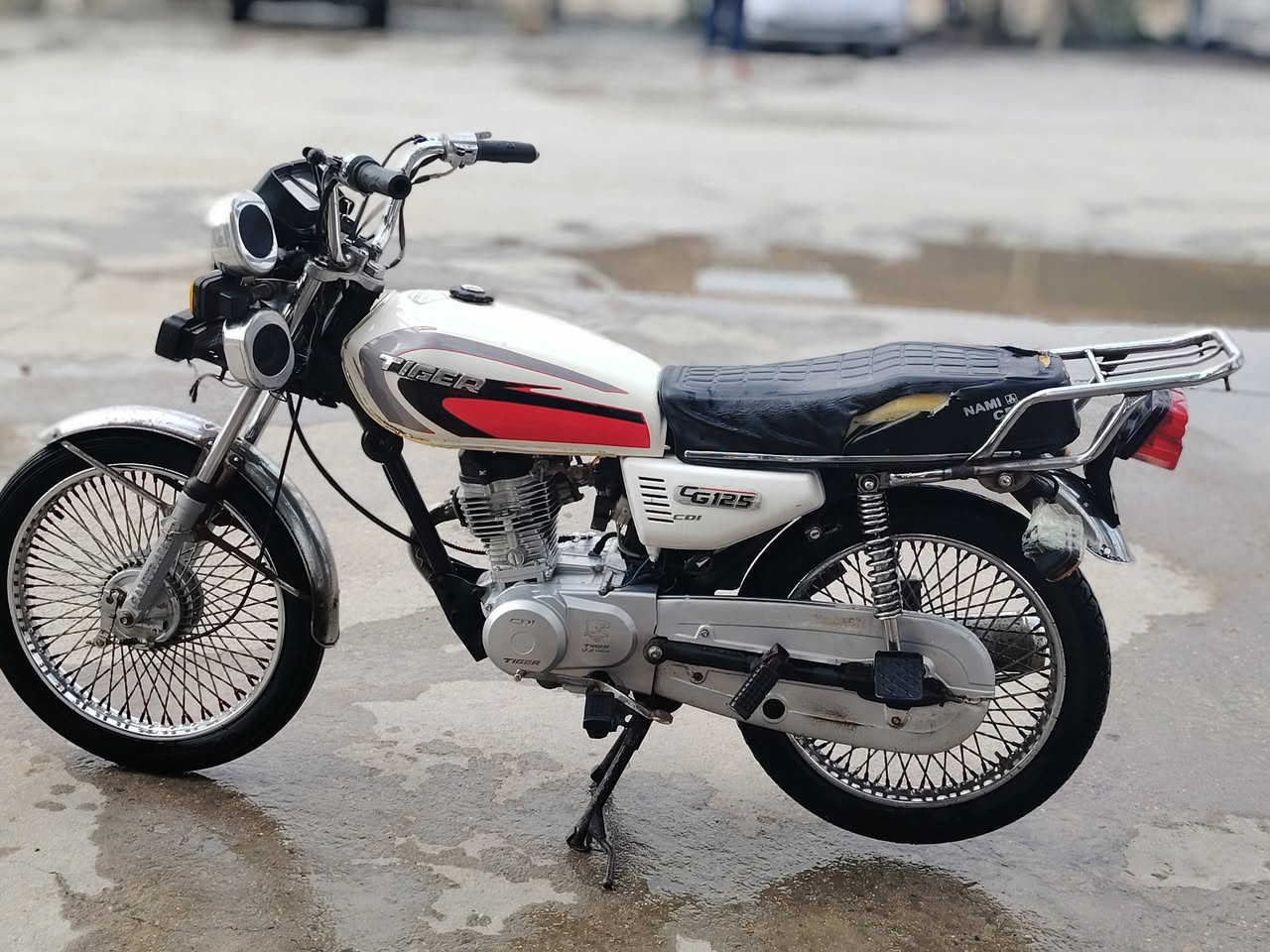 سلام عليكم تايكر البيع موديل 21 مكفوله من كلشي اوراق اصولي مكان القاسم السعر 450 وبيه مجال اتصل ***********
