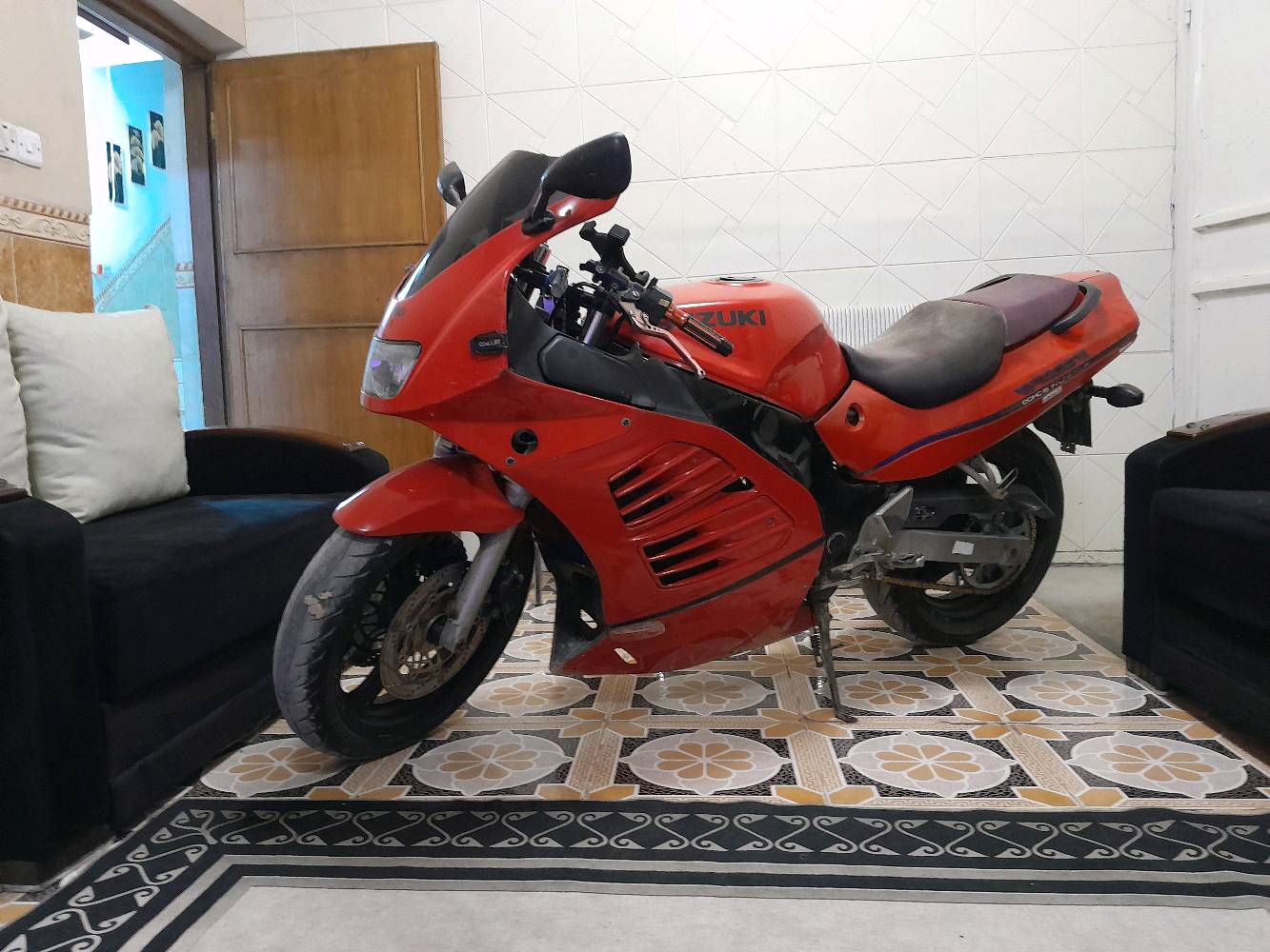 للييع او مراوس suzuki rf 400cc r 1999 كير مكينه كلجات كفاله مكان بغداد سبع البور  بدون اوراق اكفلك سرقه وعشاير تواصل *********** متوفر وتساب