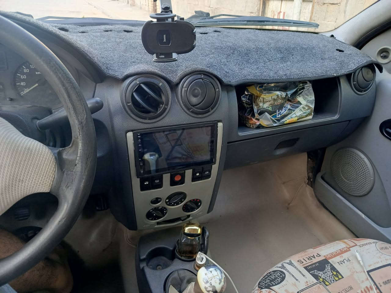 سلام عليكم 
رينو 13 مكينة وكير جدد 
صدر أمام جديد بس المشط بس طكطكة 
بيه طخات بصيطة 
السعر 40
السفسار واتساب ***********
