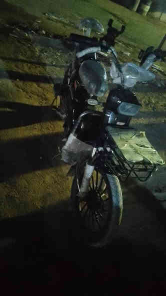 السلام عليكم شباب دراجه شحن للبيع سعر 400 بها مجال رقم ***********
