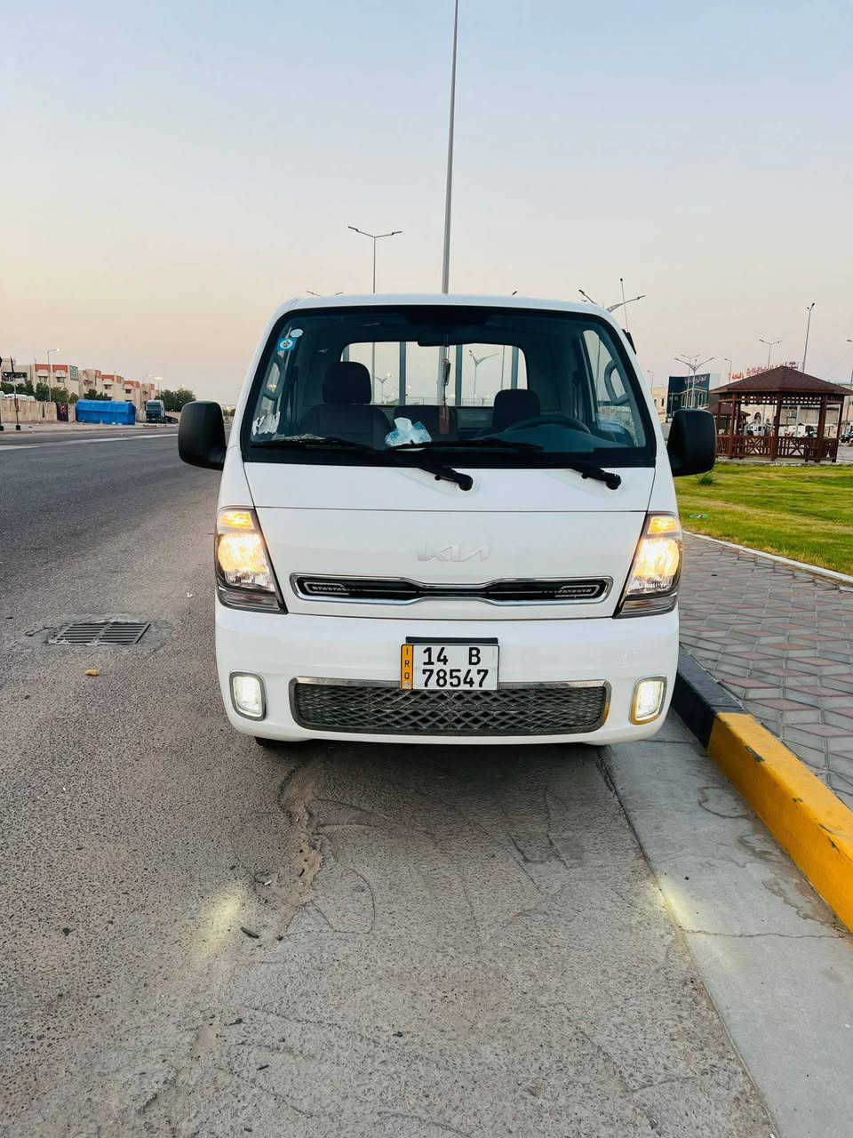 السلام عليكم كيا بنكو موديل 26 كفاله عامه سياره على وضع الشركه ماشي 11,000 سياره باسمي تحويل ثاني يو عنوان بصره حي الحسين شارع 60 / ***********
