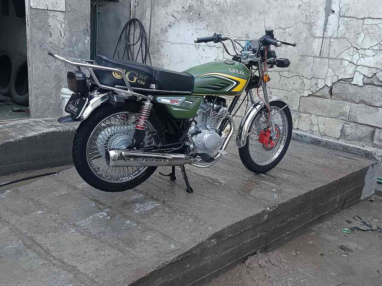 .السلام عليكم . تايكر مديل 25الدراجه جديده السعر700وبيه مجال بصيط العنوان حله قرب كراج الموحد الهاتف ‏‪***********‬‏
