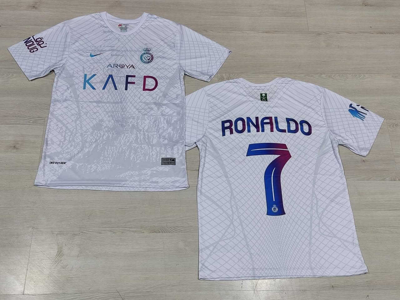 سلام عليكم يوجد دريسات قياسات s....xxl ويوجد محير مع شورت من 5سنوات لحد 12 تركيا المنشا بسعر مناسب للكميات حصرا *********** واكو نماذج ان تحب شوف ,السعر 1.5
