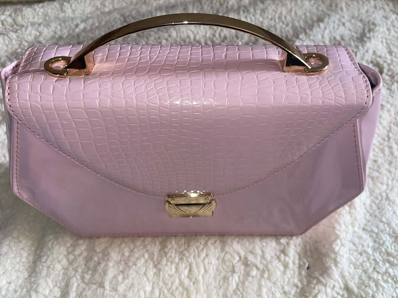 #من_رخصه_الادمن
توفر جنط ماركات براندات
ما اوفرلج بس الاصلي والقطع النازكه  القطع التخبل يمي وبس  🪻اسعارهم تبدا(٥٠٠٠-٨٠٠٠)
متوفر توصيل لجميع المحافظات العراق 🇮🇶٣٠٠٠ 
سارعو الحجز قطع قليله 
للحجز والاستفسار خاص
#ادمن_وافق


**إذا كنت صاحب هذا الإعلان وتريد حذفه لأي سبب، رجاءا أرسل رسالة إلى الدعم الفني**