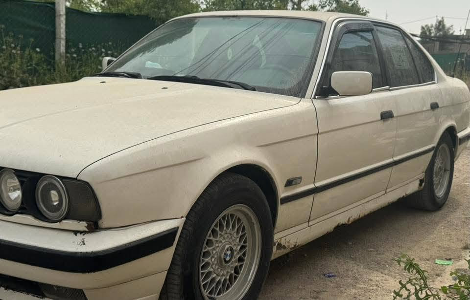 يالله ب 30 قفل
بي ام ٥٢٥ لون ابيض محرك عدل كبس وكير اوتوماتيك شرط شلعه تخبل واكسل مرغوب وويل خليه وتبريد ثلج وتدفئ نار وتايرات جدد وداخل جلد نظيف وفتحة سقف  ٣ طكات شغاله لايتات زينون  وكاملة مكملة  رقمها بغداد ابيض قديم بس مشكلتها (صاحبها متوفي )كفالة من السرقة والعشائر  المكان موصل جانب ايسر

للتواصل هذا الرقم فقط واتس اب : ***********

