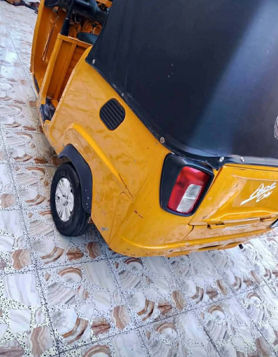 سلام عليكم تكتك بياجو البيع نضيفه خير من الله مجفته جديد البيع السعر وحد مليونين ونص بيه مجال***********

