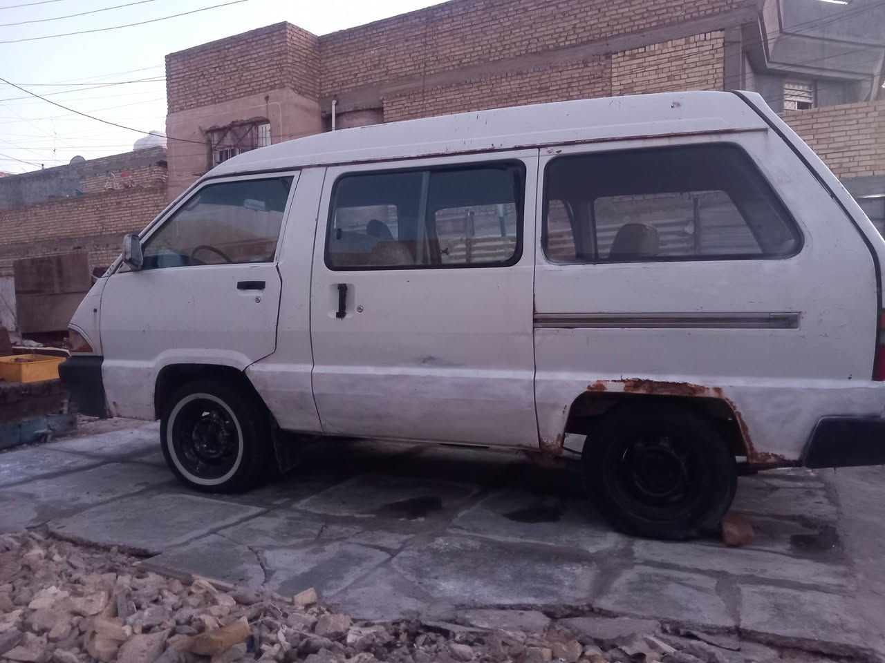 السلام عليكم فاره البيع مكينه وكيري ونجي خيط بخار كهربايات شغاله رقم كربلاء تخم تاير  صدر امامي وخلفي نظيف سعر ١٤ *********** بيه مجال عنواني الحسينيه مال راجديه قرب شارع ابو سمير
