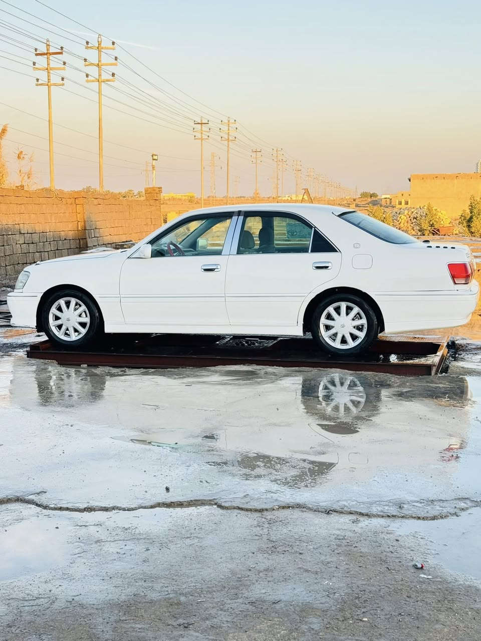 ملكه للبيع رقم نجف دولي جديد 
مكفوله كص وعيب شرعي واصوليات بيها ضربه جاملغ امامي فقط وبيه صبغ تجميل 
السيارة جاهزه مكينه كير حداده 
السعر ١١٥ مجال بسيط
للتواصل *********** متوفر واتساب
مكان ناصريه
