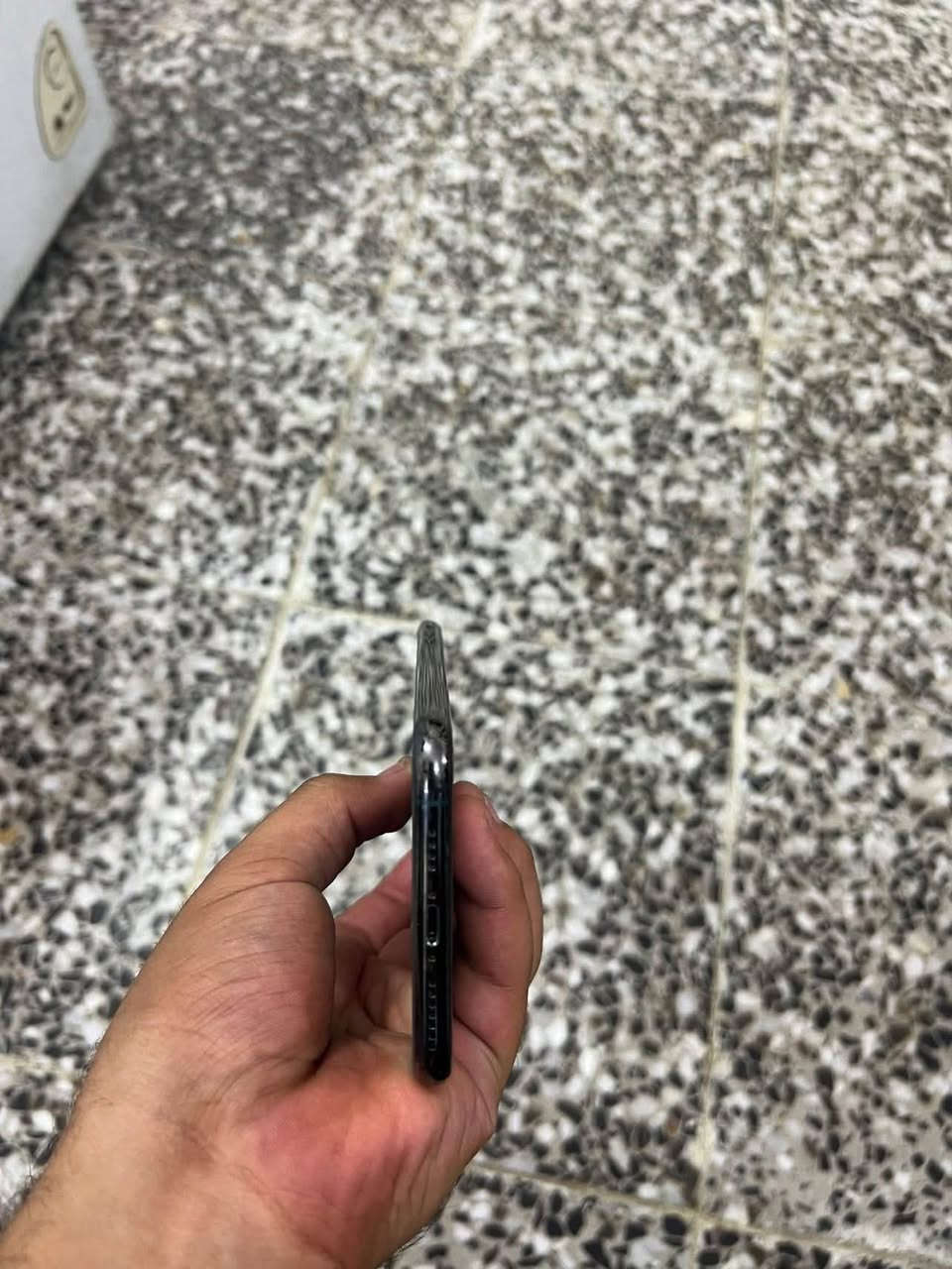 سلام عليكم ايفون 11 برو ماكس مكفول ذ 64 بطاريه 73 بس شحنه يطول عندك يوم كامل مبايل عله وضع الوكاله جديد ب 300 وبي مجال لليشتري بغداد
***********
