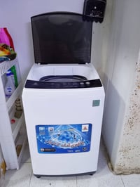 غسالة للبيع ب 200 قفل 07706350684