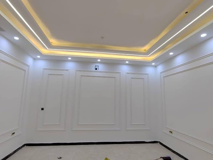 صباغ شبابيك وجهيات وجدران تواصل *********** اسعار مناسبه
