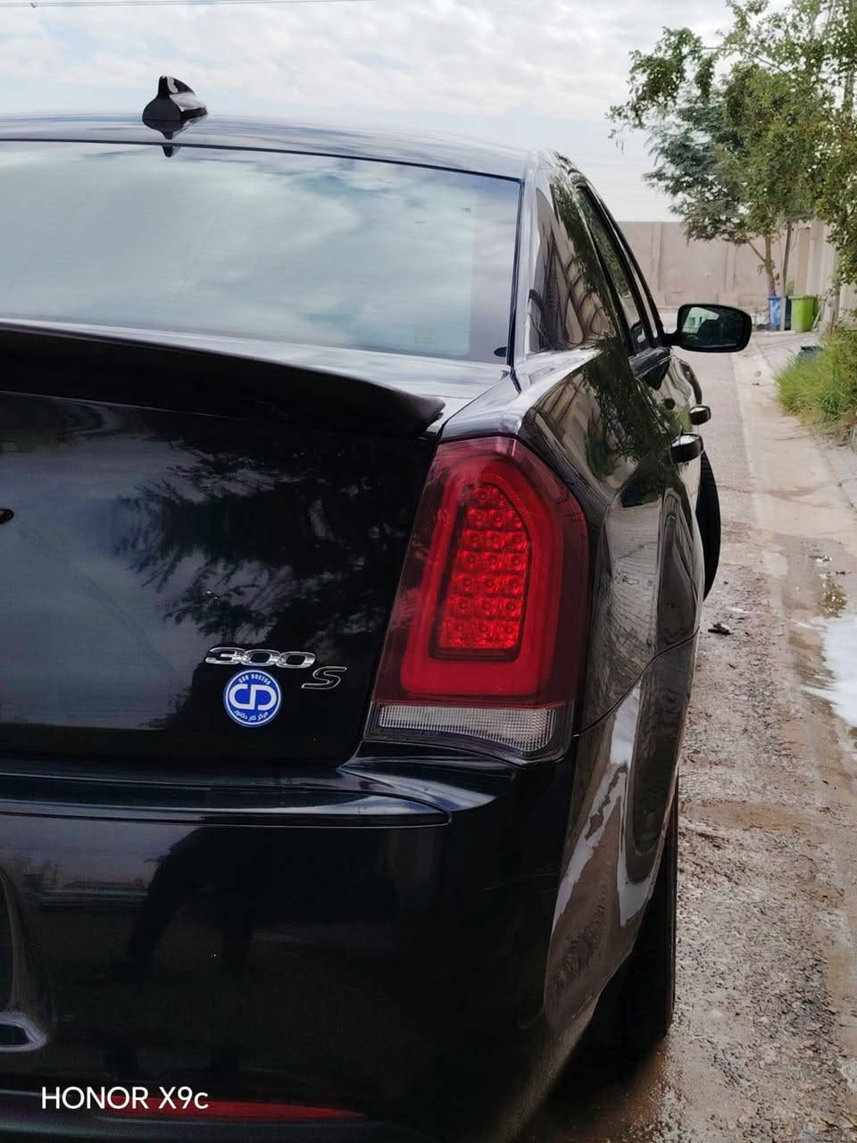 كرايسلر اوباما.  2019 مرمزه2023   S 300.  
حادث الباب الخلفي صور الحادث موحوده
المحرك : 6 سلندر  3.6L 
المواصفات 
إشارة بل مراية 
نقطة عمياء 
حساسات امامية 
مصابيح امامية زنون مع LED 
ويل قياس 20 أنج 
حساسات خلفية 
شاشه كبيرة مع نظام ملاحة نفكيشن GPS 
سستم صوت الپاين مع سماعات بريميوم 
مقصورة الركاب من الجلد الفاخر 
المقاعد الأمامية كهربائية
تشغيل عن بعد 
ستيرن كهربائي 
محدد سرعة 
تلفون بلوتوث
كاميرا خلفية
مرايا متحسسة للاضاءة العالية 
كير شفتر بالستيرن 
دخول ذكي (بصمة) 

رقم *********** اتصل ودلل
