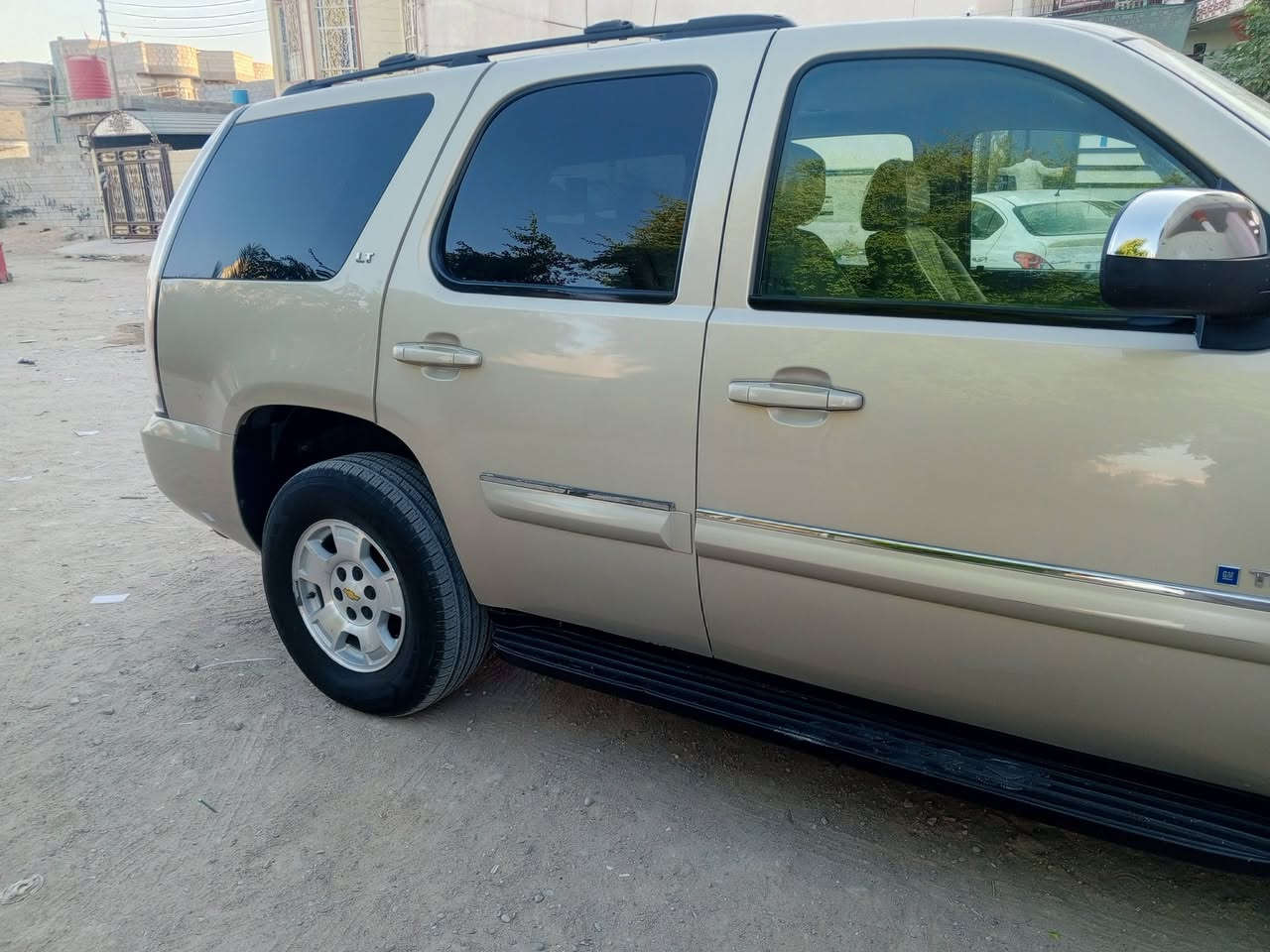 تاهو مديل لفين وتسعه رقم بصره بسمي سياره صبق عام كفاله مكينة وكير وتبريد وحداده ودواخل رقم دولي بسمي سعر 185 بيها مجال رقمي وانه خادم لكم//***********
