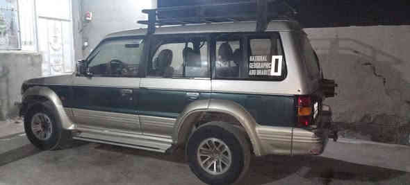 السلام عليكم باجيرو موديل ١٩٩٢ السياره مكفوله من الضربه رقم بغداد فقط بيه صوت بلمكينه وديته الفيتر كال يطغات بس ماعندي مجال اسويه السعر ٤٠ للستفسار ***********
