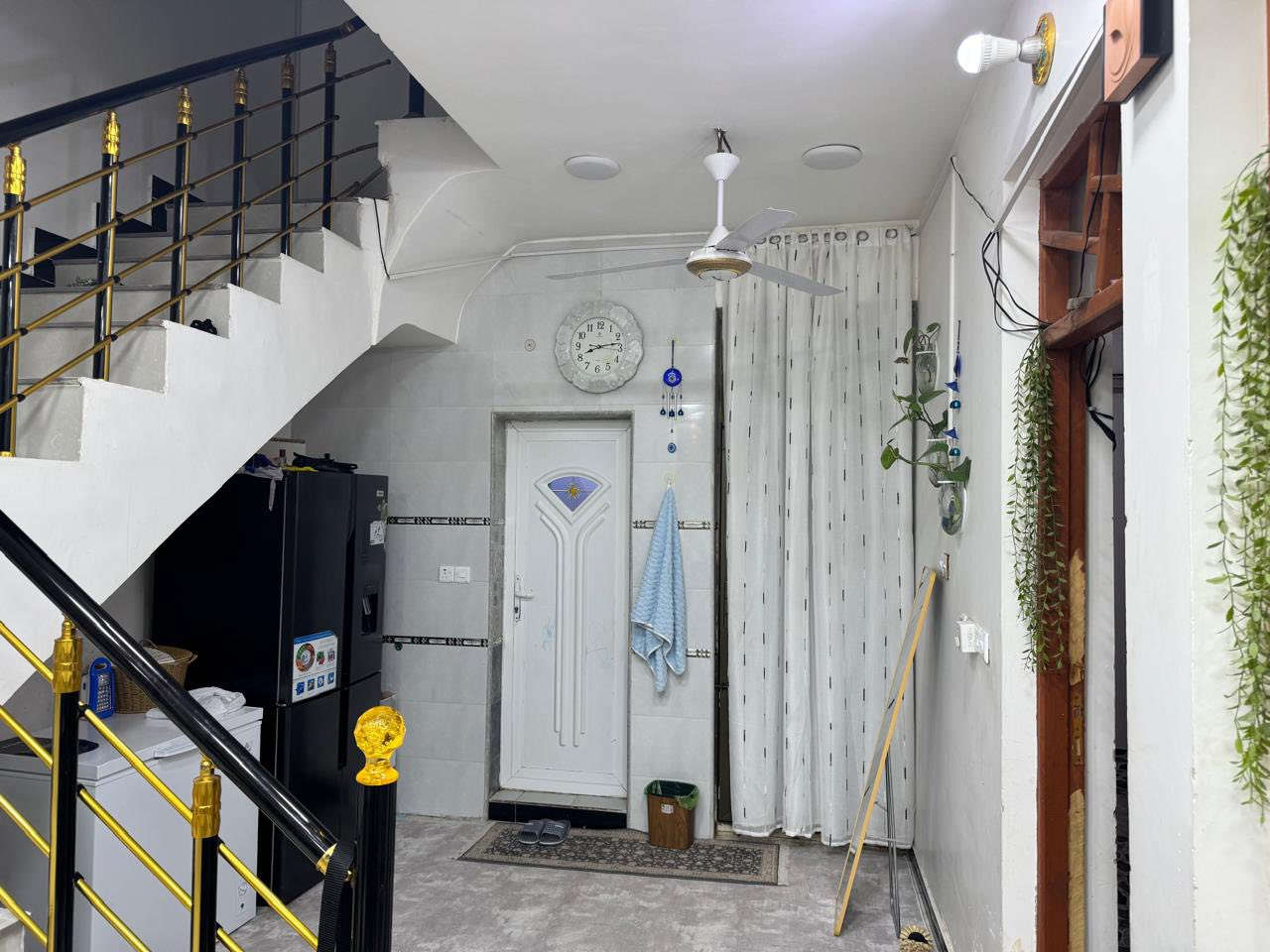 السلام عليكم
دار للبيع بناء حديث طابوك  مساحه 100 متر سند 25 ملك زراعي (ملك شخصي)  البيت مدخلين مطبخ واستقبال طابقين 3 غرف نوم مع الملحقات شارعه تبليط 
كميره /شارع ابو كفه 
***********
