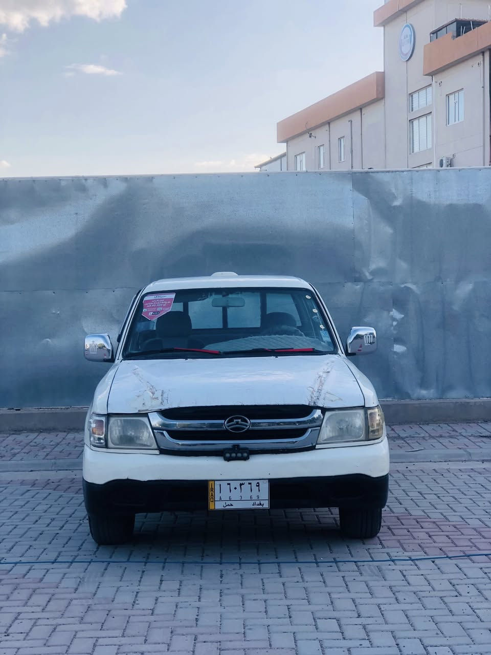 پیکاپ دێر 2006 مزایدە هیچ نوخسانی تێدانییە چوارتایەی تازەی لە ژێرە کابلێتەری لۆکی لەسەرە  سەیارەکە زۆر جوانە لێدراوی پێوە نییە .ناونیشان . کەلار ***********
