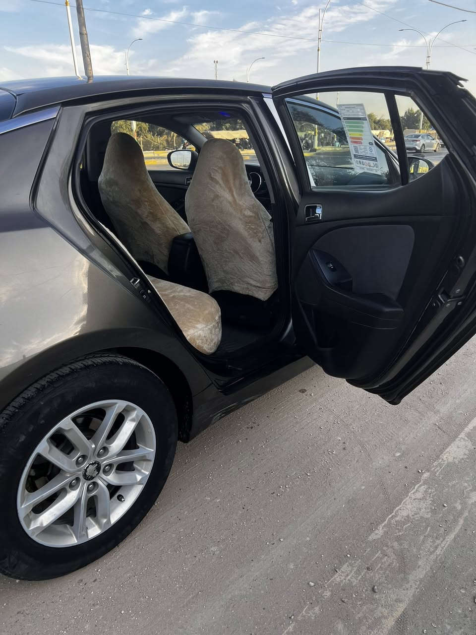 السلام عليكم.. 
كيه اوبتيما خليجي 2012رقم انگليزي مثنى مكينه 2400 دوش ستوها داخله هزه مكينه گير كفاله نص فول بيها قطعه وحده صبغ فقط الجوملغ الايمن تخم تاير تبريد تدفئه سياره جاهزه متخسر عليها فلس #السعر 123 وبيها مجال الشراي يدلل *********** للاستفسار…
