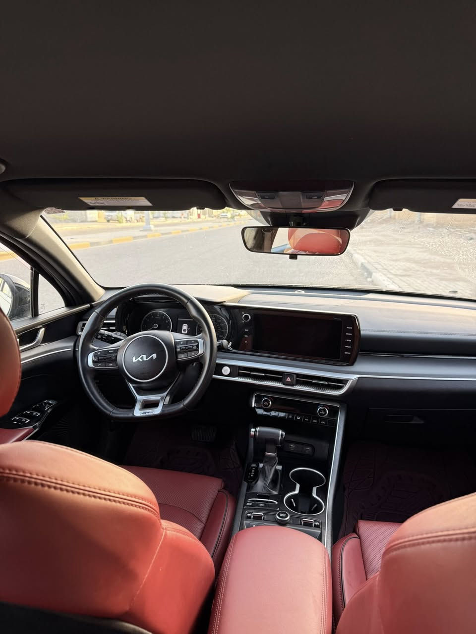 كي فايف جيتي لاين فول مواصفات موديل 2024
لون اسود داخل احمر
كشن كهرباء 
كاربلي 
تحكم مقود 
كشنات جلد 
تدفئة الكشنات 
تبريد منفصل 
سايد بريد كهرباء 
رادار خلفي وجانبي وامامي 
رقم بصرة حرة 
حادث السيارة بنيد فقط بدون دواخل ولا راديترات 
ارباك الدركة فقط 
ماشية 21 الف 
السعر 192 ورقة
للتواصل ***********
