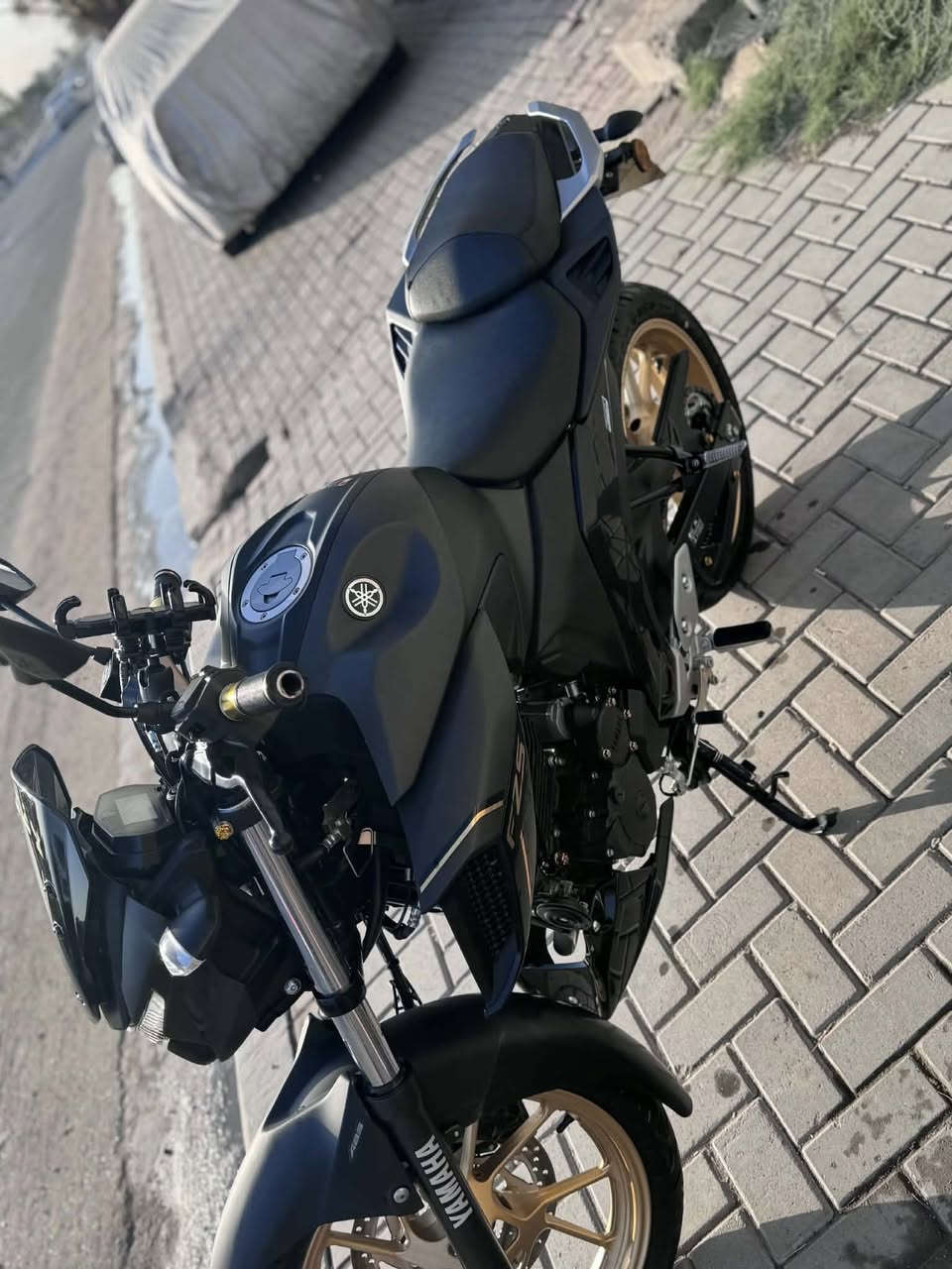 ياماها اف زت 2025 ادفنجر
محرك 250 بستم واحد

اي بي اس امامي خلفي

جك انجن وحساس بيئه

شاشه اعطال وشاشه ديجتال

لايت لد 3 مودات

دراجه اخذته زيرو من بيت طارش صفر كيلو متر
ماشيه 2500 بعده زيور محرك كير ضفيره عقل كله بلادي ومكفول اوراق مو رقم مامكمركه منفيس ومكاتبه
سعره 3000 وبيه مجال عنواني دوره حي اسيا وهذه رقمي ***********
