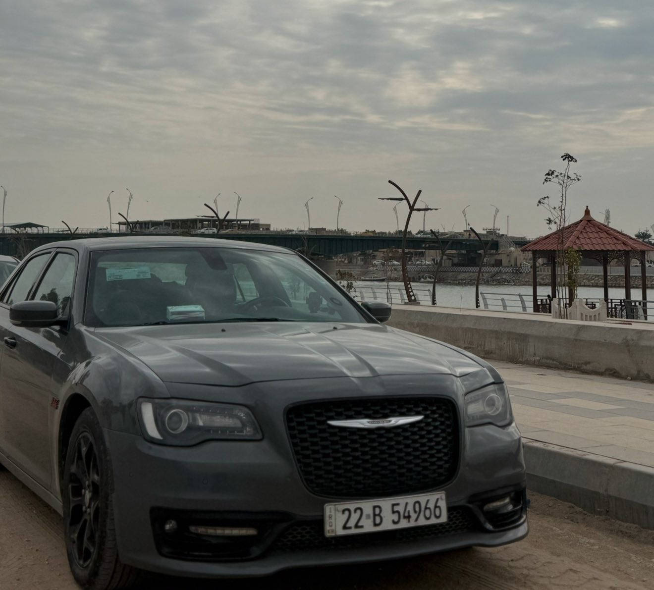 السلام عليكم 

(اوباما S )2017 اصل 

فول مواصفات

لون    سمنتي 

حادث جاملغ أمامي الايمن والايسر خشوم الجاملغات وبنيد مستبدل 

بيه صبغ باب السايق والباب الخلفي اثر خدوش 

شي بسيط

 والباقي مكفول / 

رقم اربيل السنويه جديده / تحويل . مباشر 

موصفاتها فوول/ داخل اسود

——————- 

فور ويل ملغي حاليا تو ويل 

كشنات خزن

كشنات جلد تدفه

فتحت سقف بنوراما

تحكم ستيرين جهتين

كير ماوس

تخم تاير جديد .

تشغيل عن بعد 

شاشه كبيره 

مكينه كير بلاد ما محطوط عليه سبانه شرط 

سياره جاهزه ما بيه اي نقص 

مكان السياره / ذي قار شطره

 

رقم الهاتف / ***********

رقم هاتف.     ‭٠٧٧٦ ٥٠٢ ٠١٠٠‬

السعر $$225وبيه مجال
