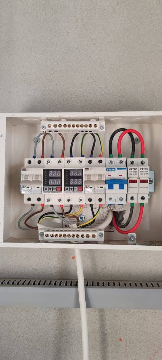 (#المصداقيه_اساس_النجاح)
الاخوة للطاقة الشمسية المتجددة بكوالتي ومواد عالية الجودة  _اخـــتـــيارك_الأمـــــثل

🔥#نصب منظومتك وارتاح واستمتع بكهرباء 24 ساعة بدون انقطاع.

#لسنا _الوحيدون_لكننا_الافضل♥️🥰🌹

🔥تم بحمد الله تنصيب منضومة طاقة شمسية 
للأخ صالح السالم ابو سالم 

#موصل_جليوخان 

10 أمبير ليلي 10 أمبير نهاري 

1-بطاريات كراون 11.7kw ضمان 7 سنوات استبدال

2-انفيرتر كراون .craown 6.5kw #ضمان5سنوات 

3-الواح شمسية  سعة 615 واط وجهين بازبار16( جنكو) نوع N- type  #ضمان_15سنه_وتشغيل_30_سنه

 

🔆كادر مختص م̷ـــِْن المهنديسن بافضل وادق الاجهزة كراون crwon
__________&__&&&_______

✅بامكانك تشغيل اجهزة التبريد 
✅فولتية ثابتة ٢٣٠ فولت 
✅كهرباء مستمرة بدون انقطاع 
✅تشغيل تلقائي عند انقطاع الكهرباء

المكونات 👇
⭐️قواعد حديد مغلون 
⭐️اسلاك خاصة بالتيار المستمر DC 
⭐️اسلاك خاصة بالتيار المستمر DC
⭐️قواطع خاصة بالتيار المستمر DC 
⭐️توصيلات MC4 
⭐️اجهزة الحماية
ــــــــــــــــــــــــــــــــــــــ
علمآ شركتنا تعمل في جميع المحافظات 
ضمانات حقيقية 
صيانة مجانية 
#للتواصل والاستفسار اكثر يرجى الاتصال عبر الارقام التالية

 0770 888 4656

‏‪0772 348 4841‬‏ 

‏‪0750 888 6734‬‏

#الوا  #بطاريات #انفيرتر #العراق #موصل #كوير #مخمور 
#بغداد #كركوك #الحويجة #الشرقاط #قراج #تلعفر #ربيعة
#ناحية_العباسي #الشورة #حمام_العليل #خبات #اسكي_موصل #كلك #كركوك #حي_النصر #ناحية_الشوره #ملا_عمر#وردك
