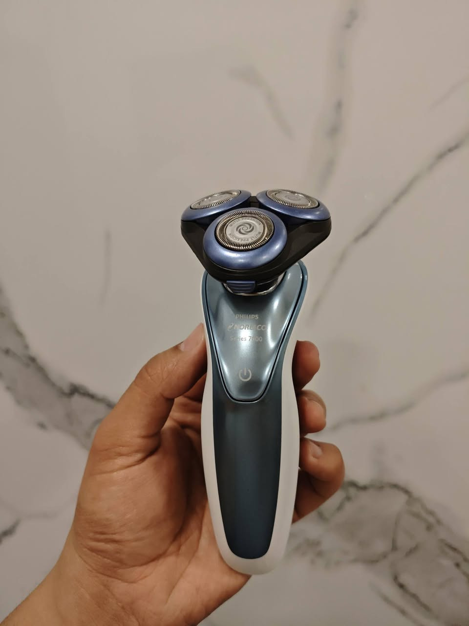 السلام عليكم 🌹
ماكنة حلاقة فليبس الأصلي أخر اصدار 
بطارية شحن تعمل شرط الفحص 
مع شاحنتها الاصلية والكيس وجميع الملحقات عدا الكارتون 
... علماً بأن سعرها بالوكالة 500$
السعر المطلوب 65 الف  فقط !


**إذا كنت صاحب هذا الإعلان وتريد حذفه لأي سبب، رجاءا أرسل رسالة إلى الدعم الفني**