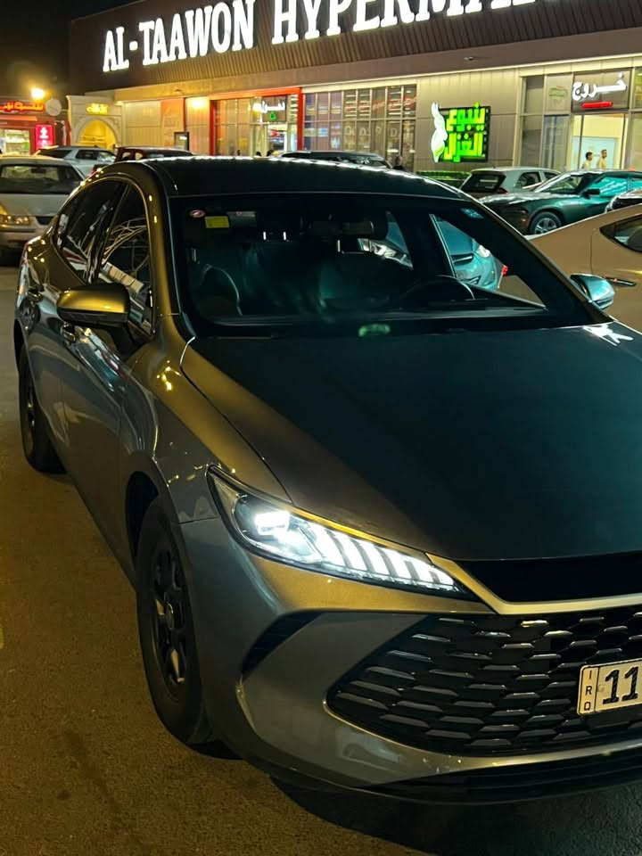 للبيع BYD كن بلاص موديل 2025 
ماشيه 15 الف 
السيارة مكفولة محرك وبطارية وكير
الجاملغ عكس السائق تعدل عالبارد وشويه بالصندوك هم بارد
شاحنتها والمنفاخ موجودة
السعر 18 مليون وبيها مجال بسيط
للاستفسار ***********
