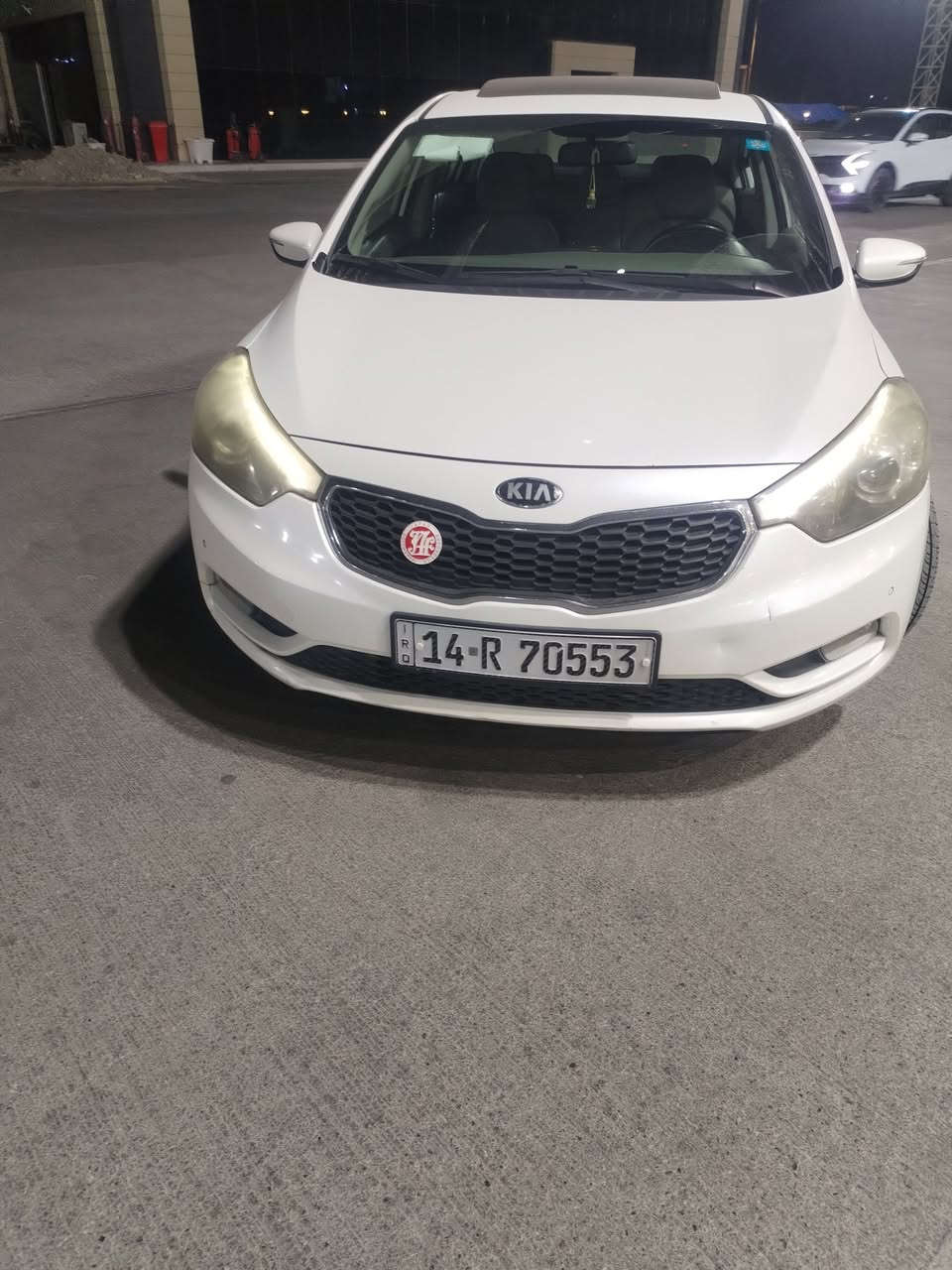 سلام عليكم كيا سيراتو مديل 14 فول مواصفات مكفوله من تبديل وضربه وصبغ حتى الدعاميات كفاله مكينه وكير وتبريد تخم تاير وشفتات ستيرن شاشه وكاميرا واربعه دسكات مكينه 1600 مثبت سرعه ثلاجه بل جكمجه عنوان السياره بصره جمهوريه السعر 130 بيها مجال بسيط رقم الهاتف ***********
