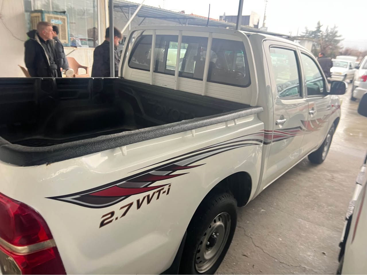 تۆیۆتا هایلۆكس 2015 نمونە لە جوانی سەنەوی پلاستیك بەشەرت تەنها ٢ پارچەی بۆیاخە گێڕو مەكینە بەشەرت  ژم:*********** السليمانية, العراق
