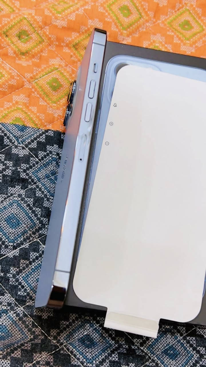 السلام عليكم
13 برو ماكس    512 ذاكرته 
بطاريته 88  وتر ممفتوح بلادي ملحقاته كارتونه نظافته 100 سعره 750 الف مكاني بغداد *********** واتس
