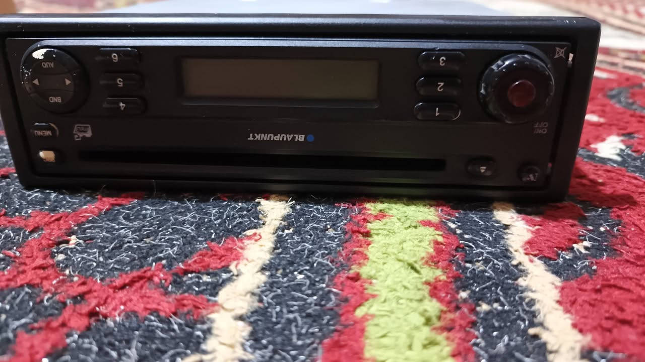 تكيه جلد الصليه ناصيه +مسجلات عد2 جدد وعلامه تكسي مامستخدمه جديده الاستفسار على ***********
