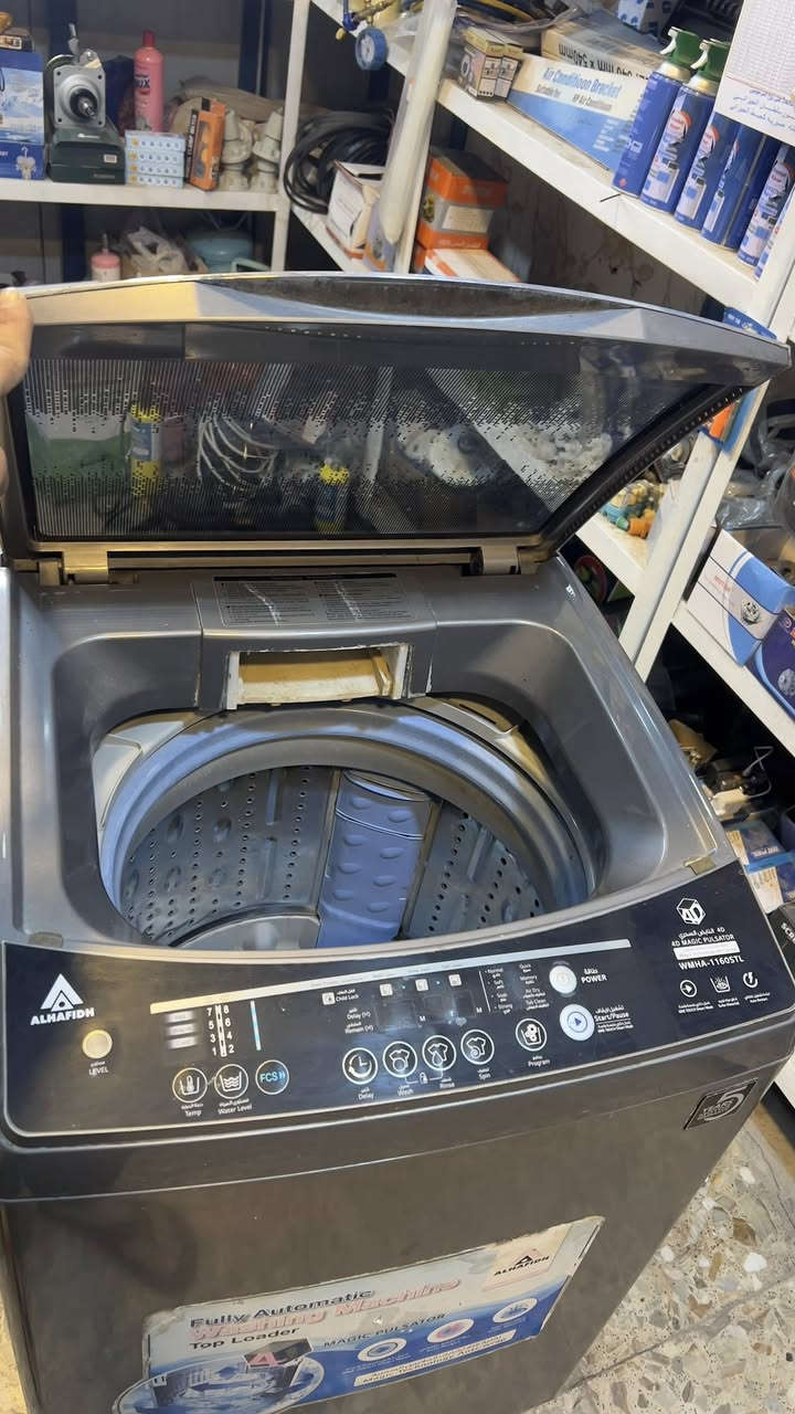 السلام عليكم 
غسالة اوتماتيك الحافظ 16كيلو بلادية مابيهه اي تصليح الغساله فول نظافة السعر 150وبيهه مجال للطيبين 
***********
