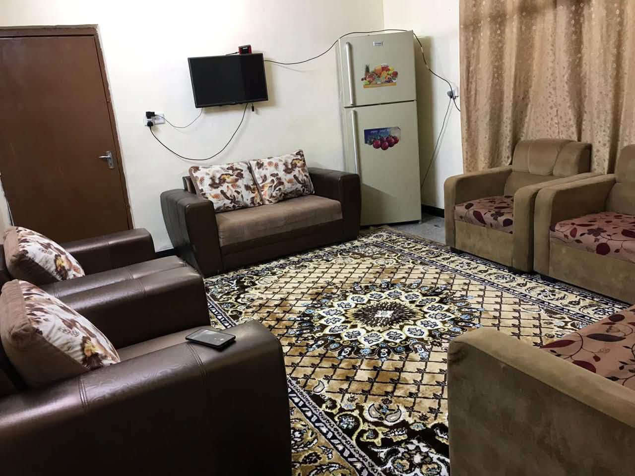 🏡بيت للبيع 📍في ضباط القاهرة في المنطقة المقابلة لمول القاهرة موقع جداً مميز وقريب ع الشارع العام مساحته ١٣٢ م  واجهة ٦ ونزال ٢٢ 

📌البيت يتكون من طابقين 
الطابق الثاني عبارة عن شقة معزولة بناء حديث تتكون من (صالة ومطبخ وغرفة وصحيات مع درج وباب معزول )
والطابق الارضي يتكون من (ثلاث غرف ومطبخ وصاله وهول 
وصحيات )

الاستفسار ع هذا الرقم

***********
