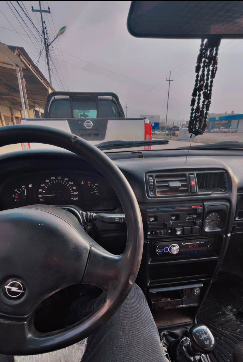 فيكترا موديل 1991سه نه وى تا 2029تازه يه كۆبۆنى به نزينى هه يه دوپارچه ى سبوغه*********** كويسينجاك, أربيل
