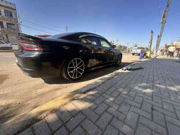 السلام عليكم 
دوج جارجر 2015 وارد كندي بدون يرباك 
بدون حادث لون اسود 
بيه ٣ قطع اثر شخط 
بل عراق بدون معجون 
بس صبغ
السياره مكفول من اليرباك ومن الدواخل 
مواصفات sxt
مكينه ٦ سلندر 360 مكفول
كير ٨ نمر مكفول 
عليه كت srt دعاميه ودوسات
ويل عشرين رياضي
شاشه جبيره 
بصمه 
حساسات خلفيه
تحكم ستيرن
كشن كهرباء
سياره استخدام شخصي 
السعر 170 او بيه مجال للشراي 
مكانه الدوره شارع ٦٠ غير متواجد على الفيس 
***********
