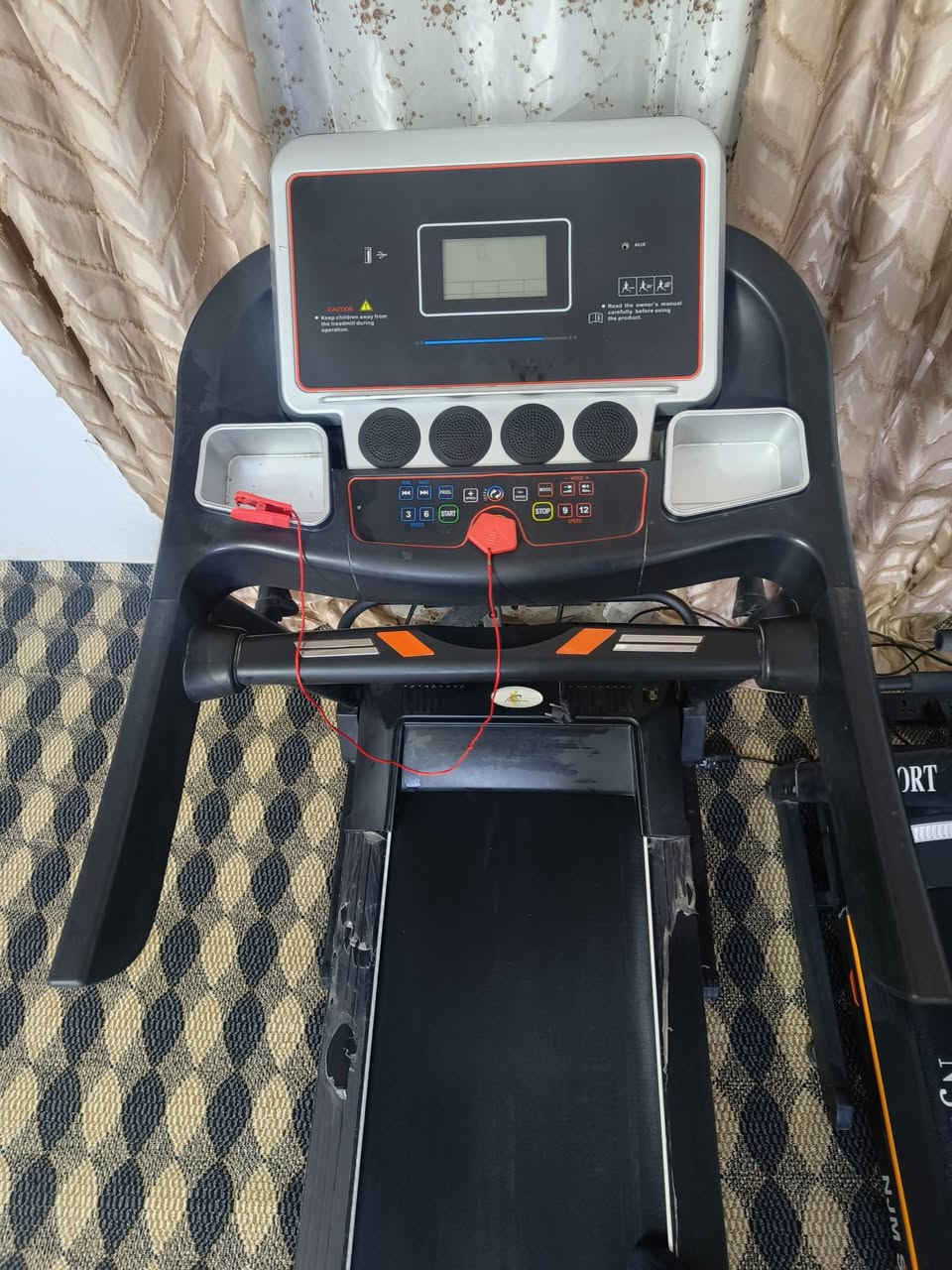 اجهزه جري عدد 2
حجم الاول 180 كيلو 
والثاني 120 
اجهزه جدد غير داخلات تصليح 
الاول سعره  
والثاني سعره 250 
وييهم مجال 
*********** 

ابو غريب المنسيه قرب مدرسة ابو القاسم
