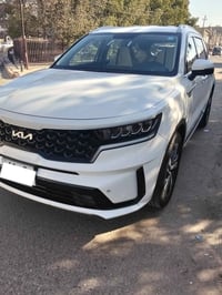 سورنتو ٢٠٢٣ • ٦ سلندر • ماشيه ٤٠٠٠٠