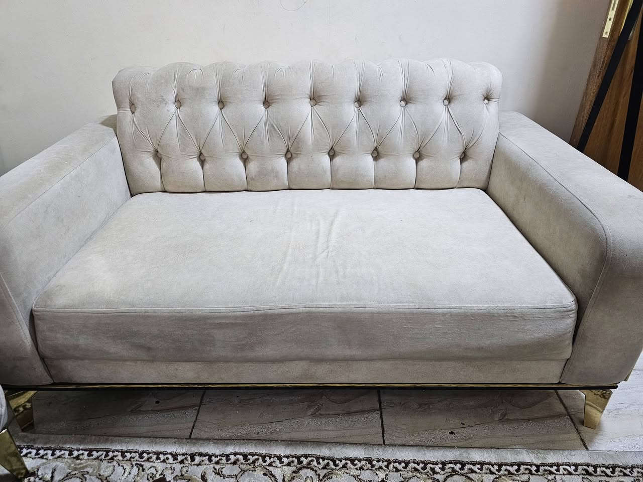 السلام عليكم....
تخم قنفات ٧ مقاعد للبيع  في بغداد حي القاهره...
السعر ٥٠٠ الف....
للتواصل على الرقم ***********
