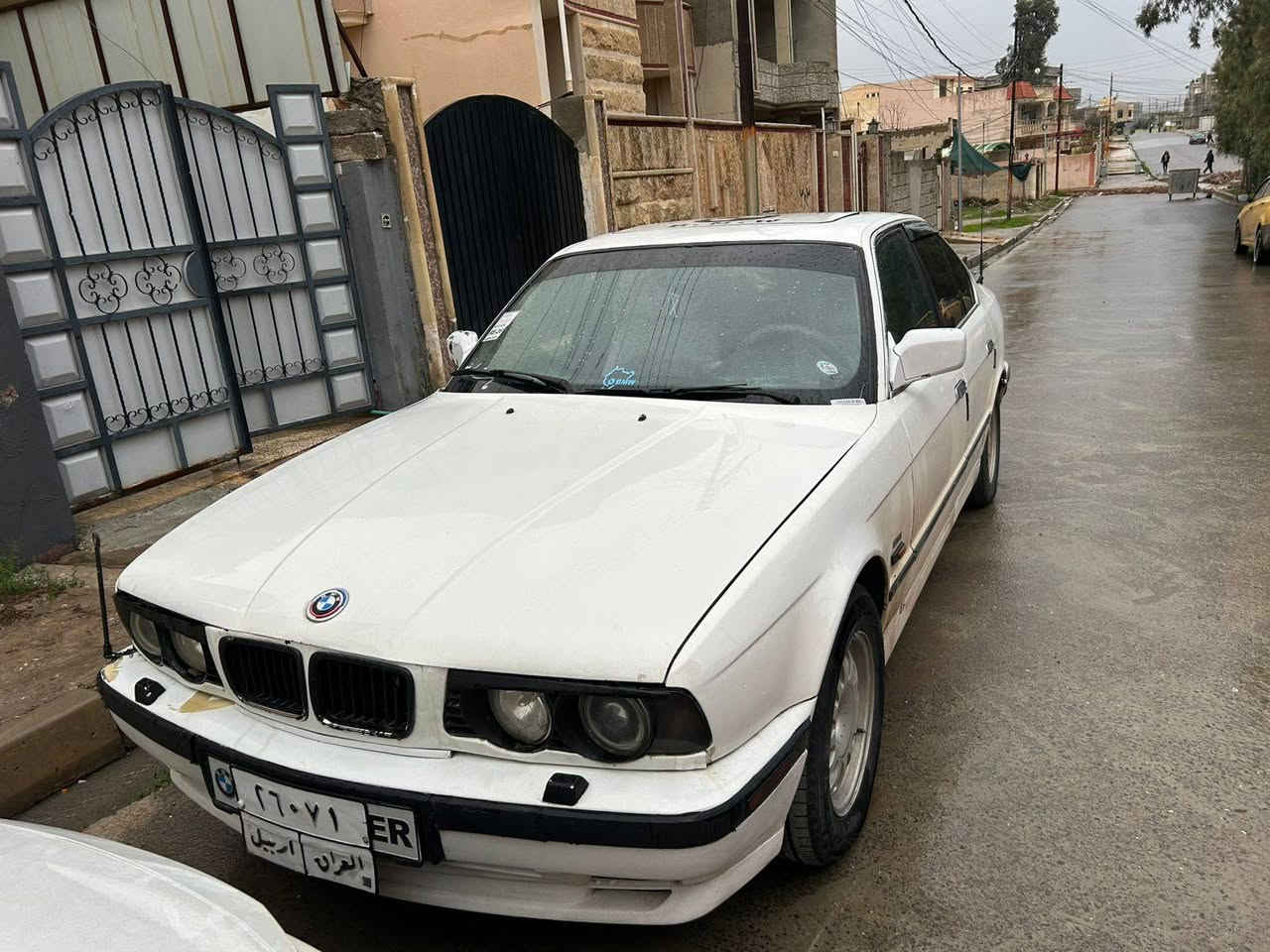 سلام عليكم للبيع بل قصد فقط
بيئم 525رقم اربيل سياره حلوه وجاهزه ساكن الموصل فقط 
***********
