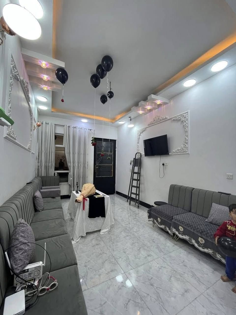 سلام عليكم
بيت 🏠 للبيع في حي البكر موقع مميز قرب مدرسه الارقام 

بناء حديث 2023 سند طابو الزهور شرط التحويل 

مساحه البيت 🏠104 متر واجها 5.5 متر 

يحتوي البيت 🏠 على استقبال وهول وغرفة نوم 🛌 ومطبخ وصحيات ومناور وكراج سياره 

ط2  3 غرف نوم 🛌 وصحيات ومناور وبلكون وبيتونه 

يحتوي البيت ع 

نظام كاميرات 

نظام سبالات 

نظام غسالات 

نظام دشات      مكتب تاج الملوك 

سعر البيت 🏠 140  مليون وقابل للتفاوض 

للاستفسار الاتصال ع الارقام  

*********** احمد العبيدي 

*********** احمد العبيدي
