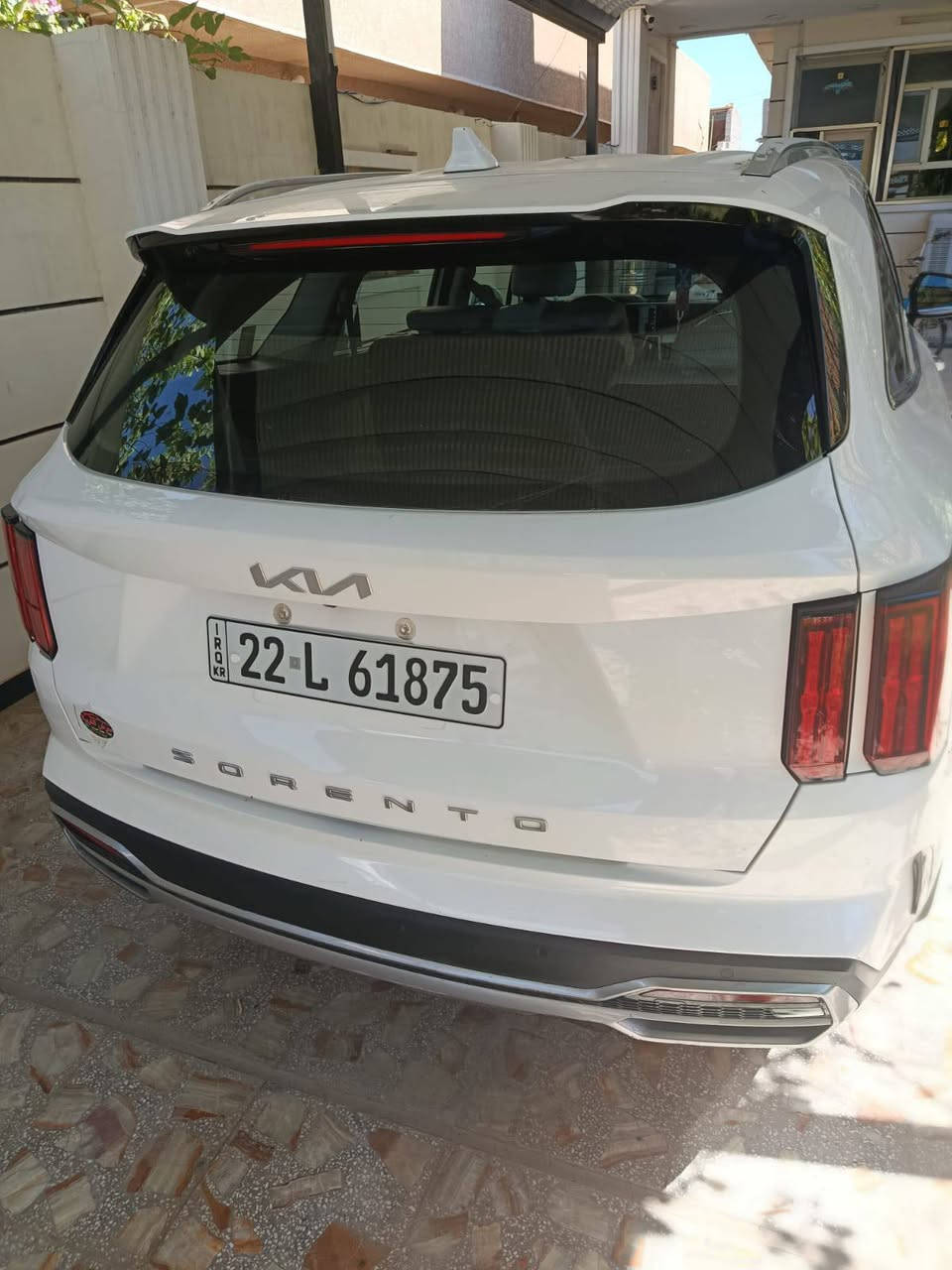 ​🚗 كيا سورنتو 2022 خليجي (6 سلندر) للبيع 🚗
المواصفات الأساسية:
​الموديل: 2022.
​الرقم: أربيل الجديد.
​المحرك: 6 سلندر V6 (المرغوب بالقوة والعزم).
​الحجم: 7 راكب (عائلية واسعة).
​السقف: قمارة حديد.
​شاشة جبيرة أصلية.
​بصمة تشغيل وبصمة أبواب.
​جنطة كهرباء.
​دوشمة جديدة ومرتبة بالكامل.
​وباقي المواصفات المعروفة لهذه الفئة.
​السيارة مكفولة كفالة عامة (عدا وجود تعديل بارد حيز "شبر" في الجاملغ الخلفي الأيمن فقط، الباقي كله بشرط النظافة).
# مكان السيارة بغداد
​📞 للتواصل والاستفسار عن السعر:
​مراسلة خاص
​أو الاتصال على الرقم: ***********
