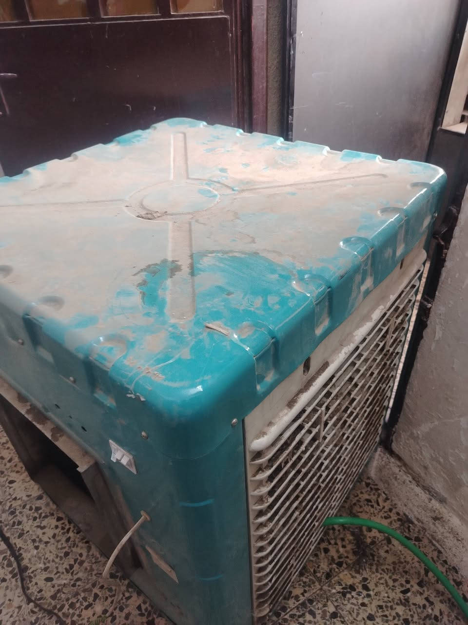 مبرده كلش نضيفه مابيها اى ضررر ولا متبدل بيها اى شئ ١٠٠ الف بيها مجال مكانى الشعب
***********
