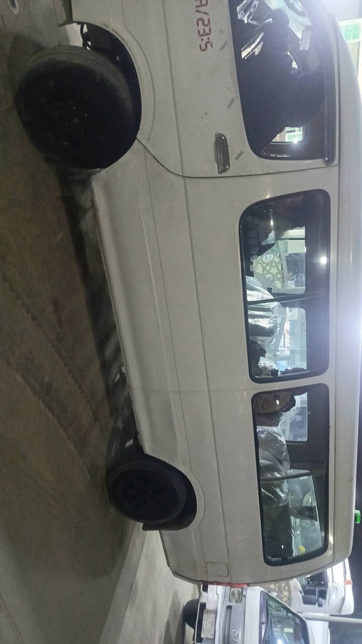 شلونكم شباب عندي هاي جنبي ٢٠١٤ سياره كفاله كير محرك اكسل تخم تاير ما بيها اي نص كل للشارع وللعلم سياره موصليه سعرها ٣٨ وبيها مچال شويه عنوانها ديالى *********** والرقم بي واتساب
